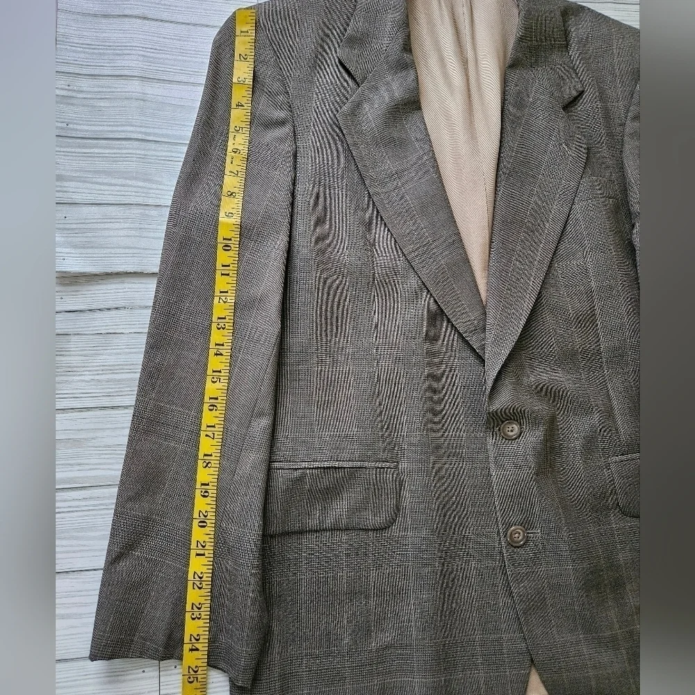 Oscar de la Renta Vintage Tailored Plaid Blazer in Grey and Camel Size 41R